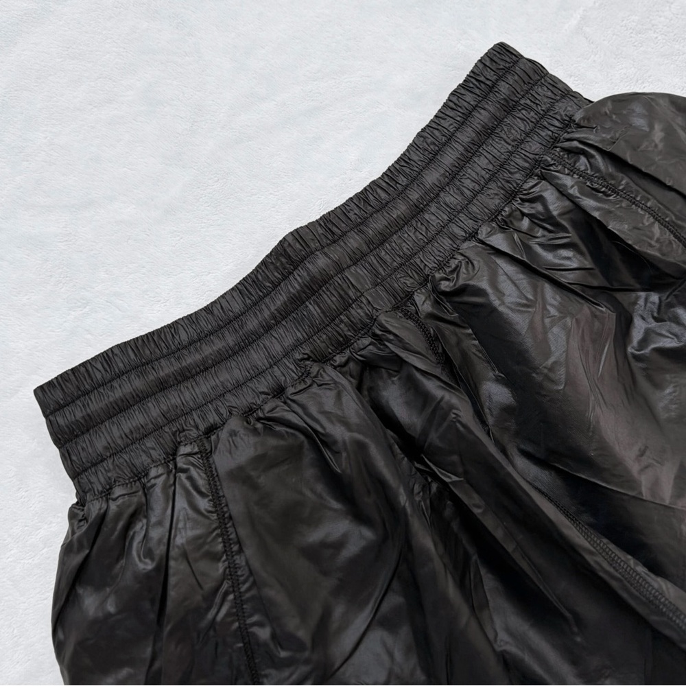 NWT Lululemon Hotty Hot High-Rise Lined Short 4” *Matte Sheen – Black – Size 6 - Picture 5 of 11